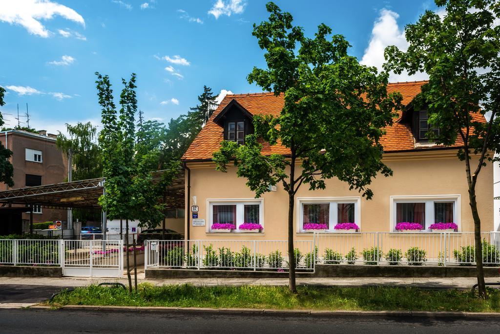 Rooms Lidija Загреб Стая снимка