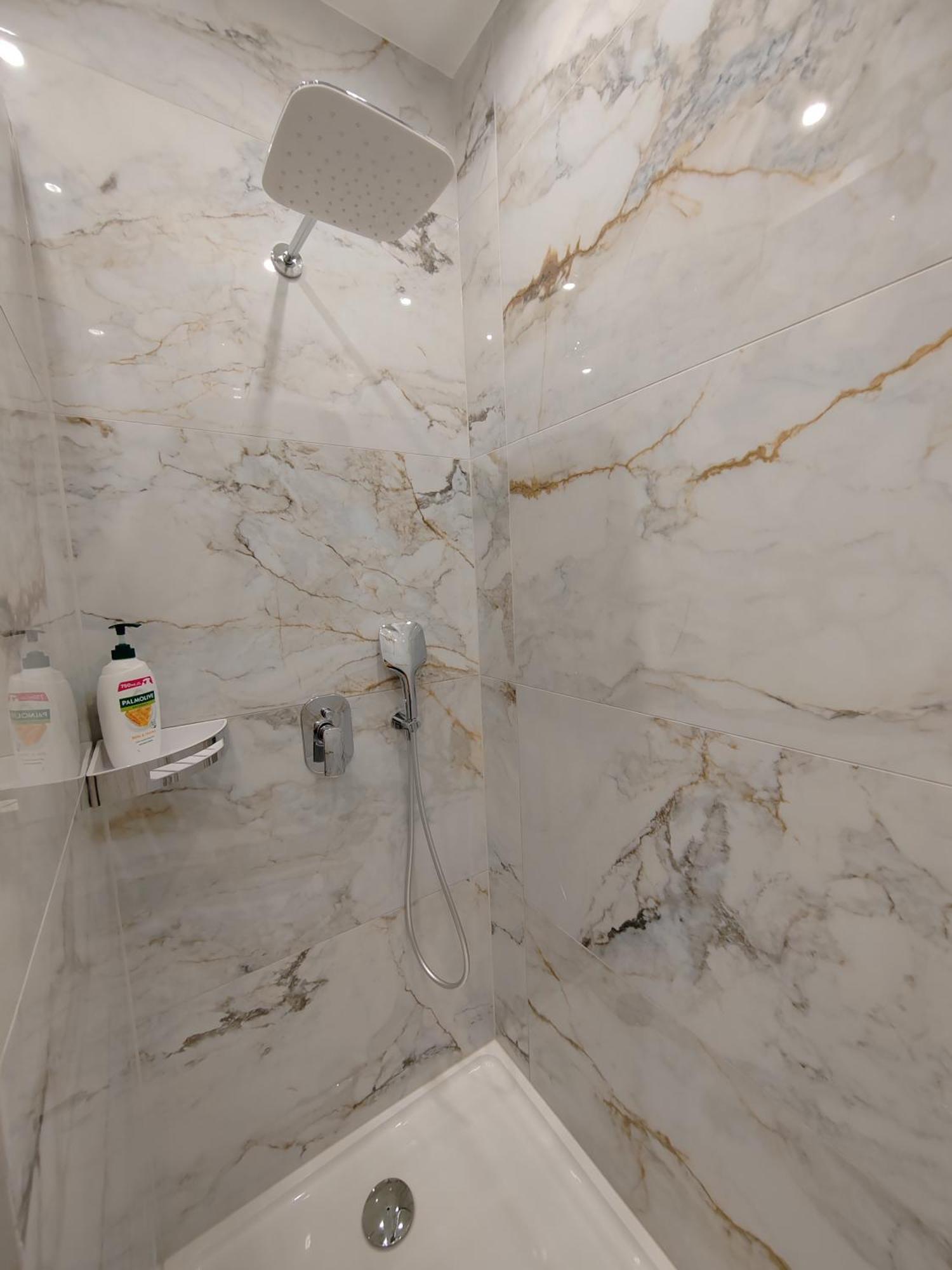 Rooms Lidija Загреб Екстериор снимка