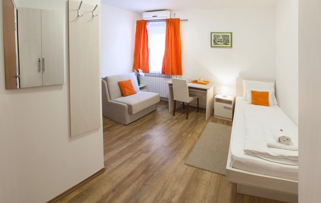 Rooms Lidija Загреб Екстериор снимка